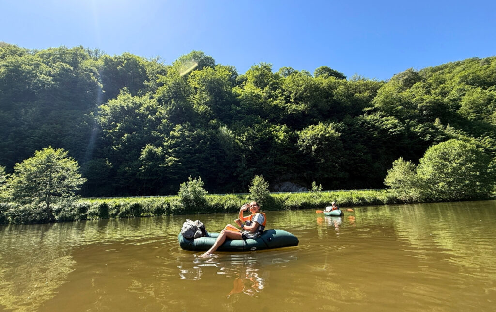 Packraft dans les Ardennes un packraft sur la Semois