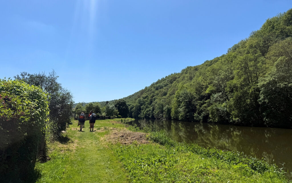 Randonnée le long de la Semois Sentier près de la Semois