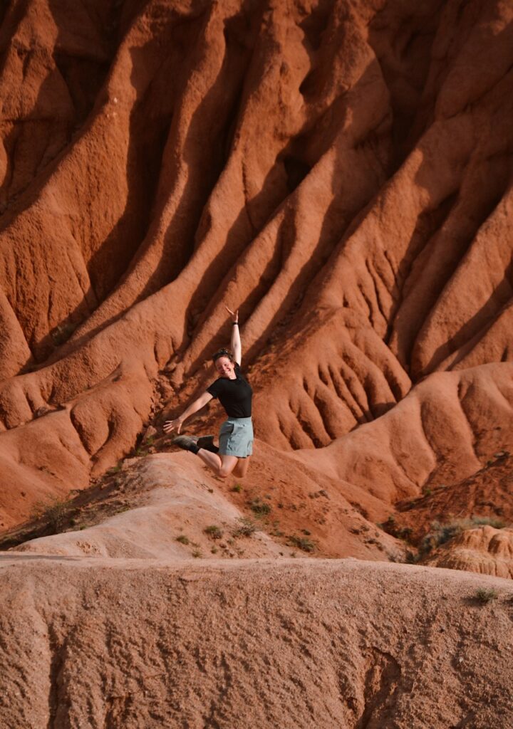 Skazka voyage au Kirghizistan Photo de charlotte au canyon Skazka