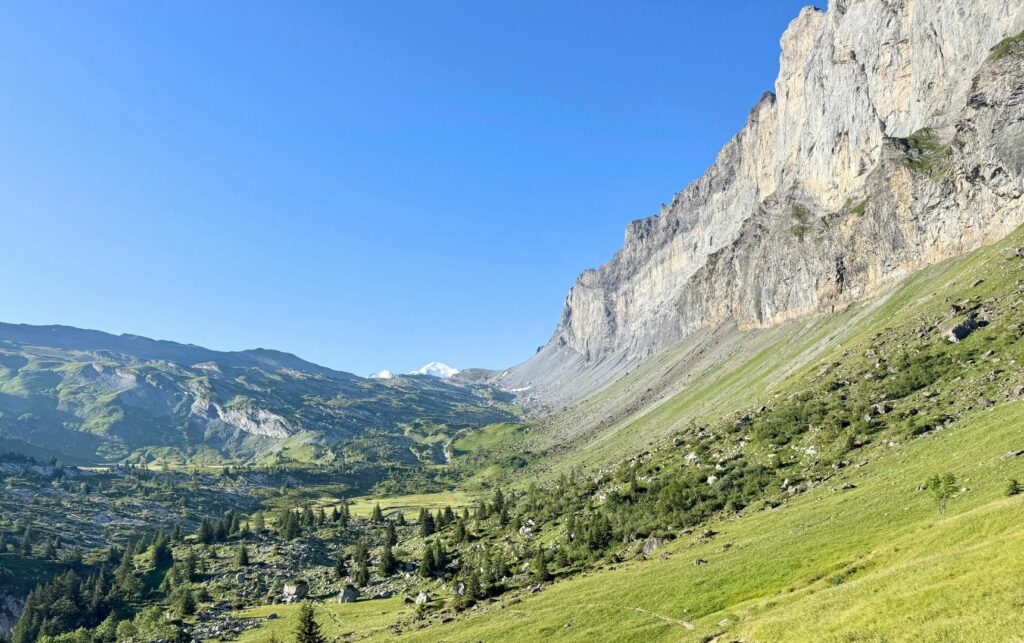 Randonnée dans les Fiz Vue depuis le petit colet d'Anterne
