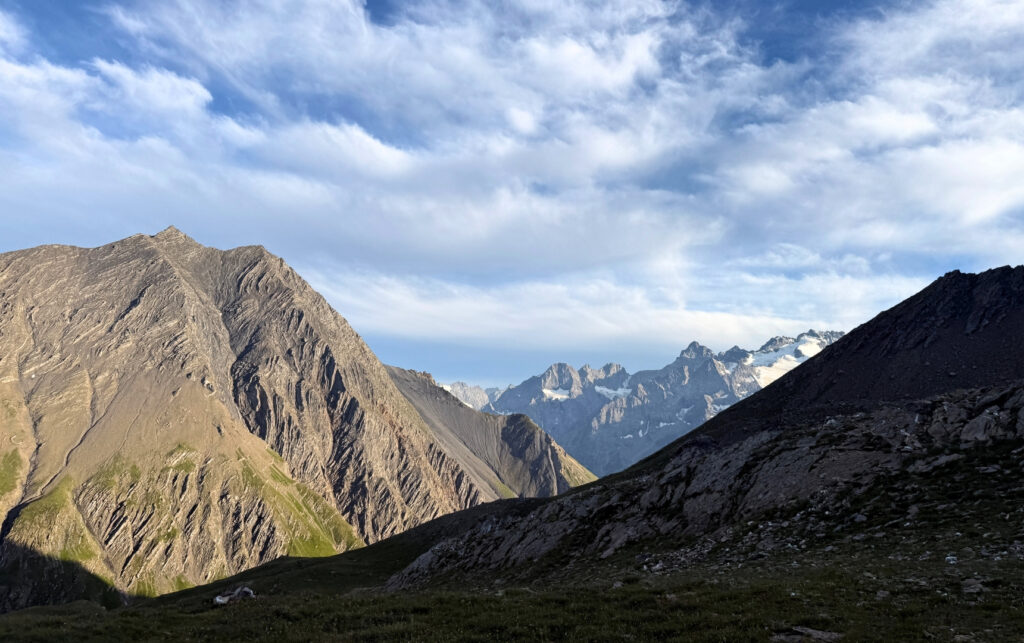 Vue sur la Meije près du lac du Goléon
