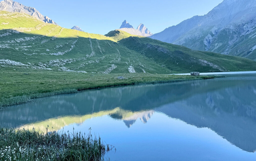 Lac du Goléon au lever du soleil
